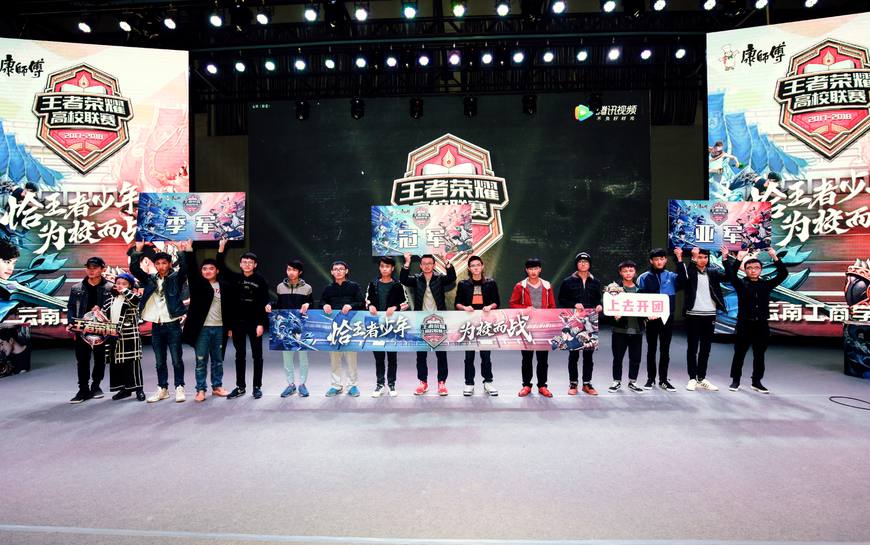 反观雄鹿 反观雄鹿
